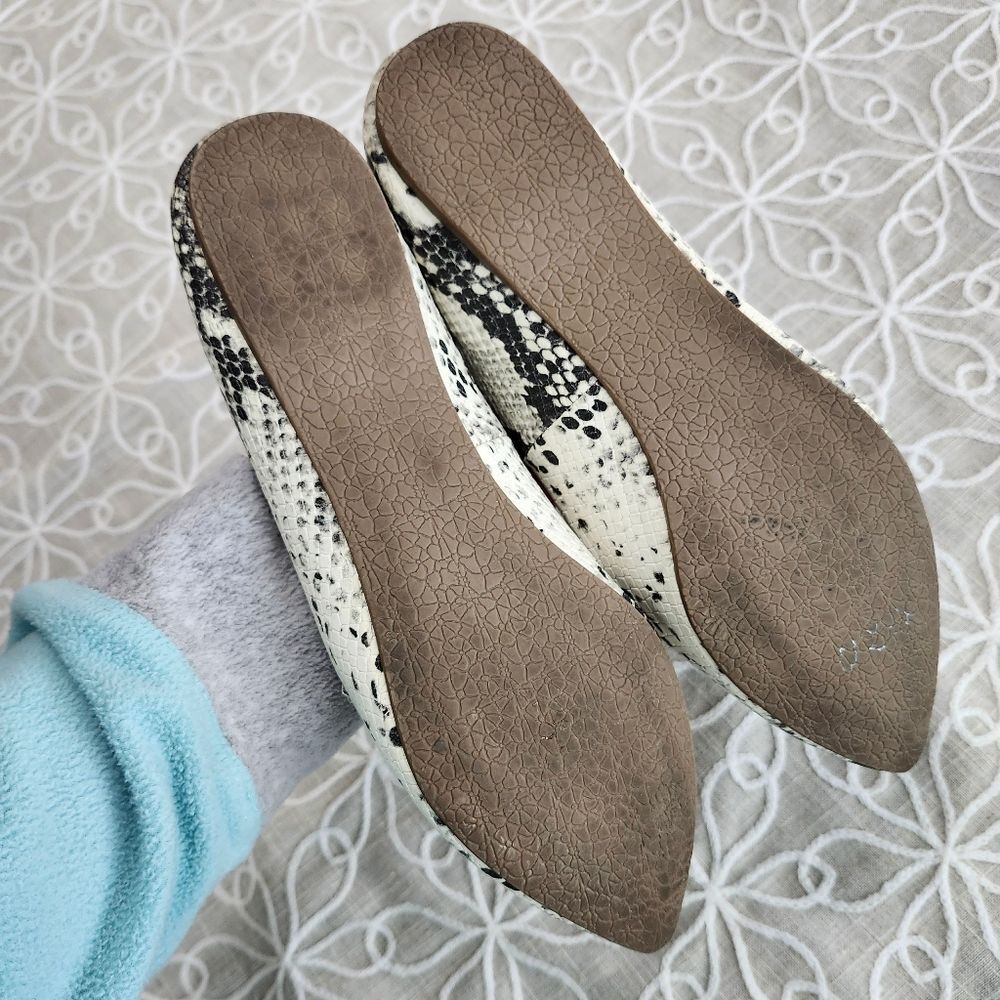 Madden Girl Black and White/Cream Snakeskin Loafers - Picture 11 of 11